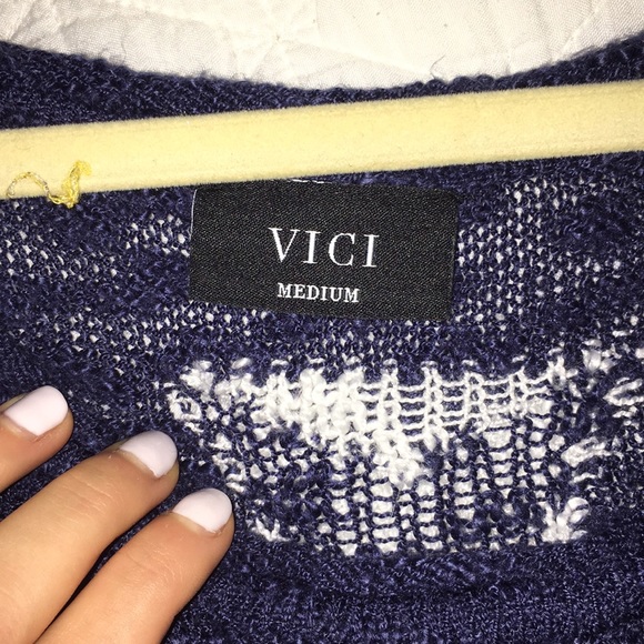 vici Star sweater - Picture 2 of 3